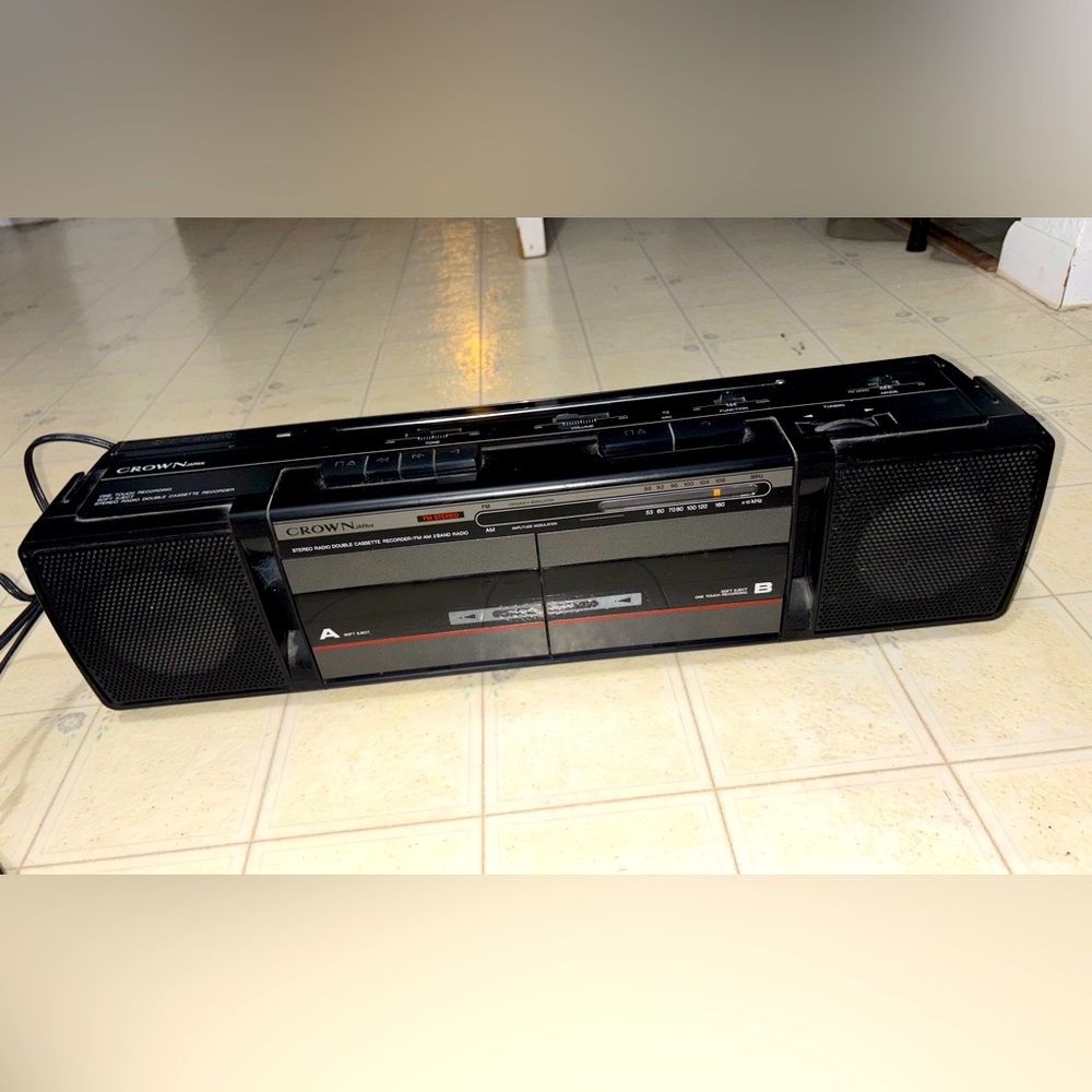 Vintage Retro Crown Boombox Stereo Double Cassette Recorder FM/AM Radio